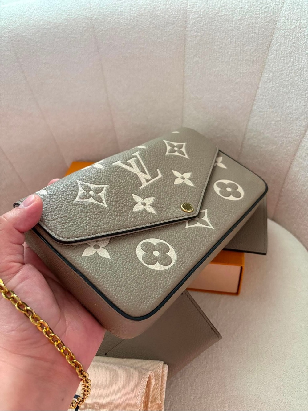 Rare Louis Vuitton Felicie Taupe Monogram Envelope Chain Wallet - Picture 7 of 16